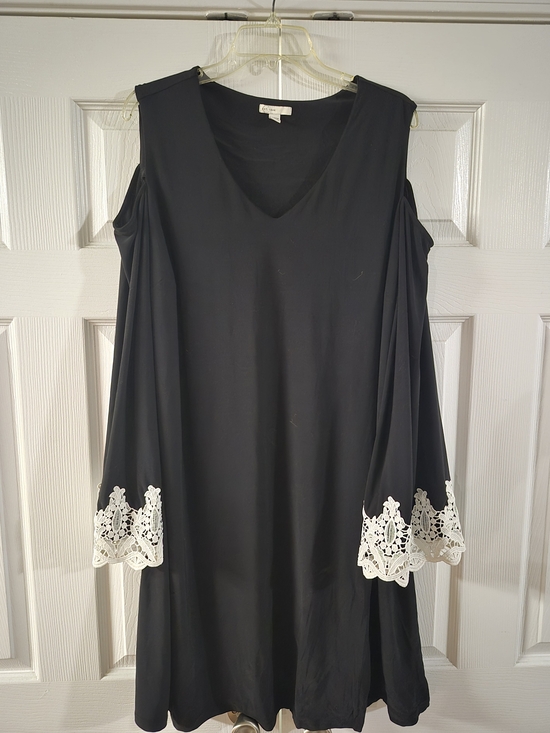 C Est. 1946 Dresses & Skirts - Coldwater Creek Black Cold-Shoulder Midi Dress with White Lace Cuffs